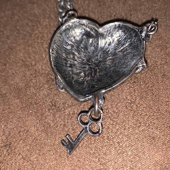 Silver Tone Heart with Chain and Key - Picture 4 of 4